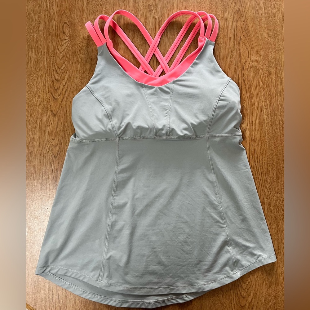 Lululemon Beat The Heat Seal Gray/Grapefruit Top With Sports Bra